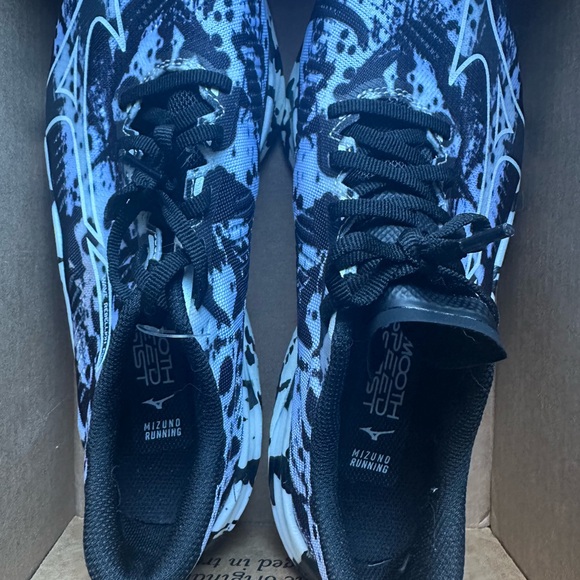 Mizuno Wave Rebellion Pro Black and White Running Shoes - Picture 2 of 4